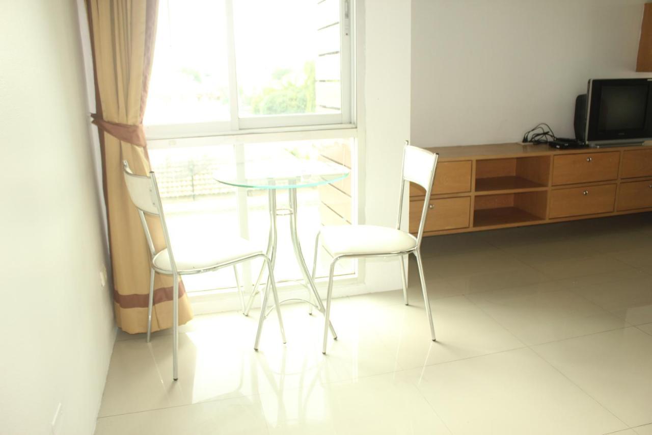 Bansabai Sabaidee Service Apartment Bangkok Exterior photo