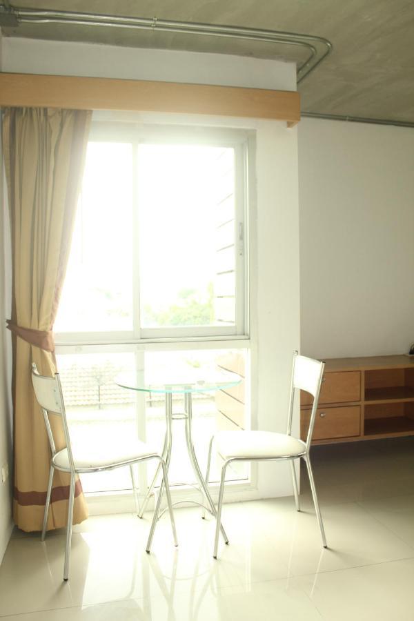 Bansabai Sabaidee Service Apartment Bangkok Exterior photo